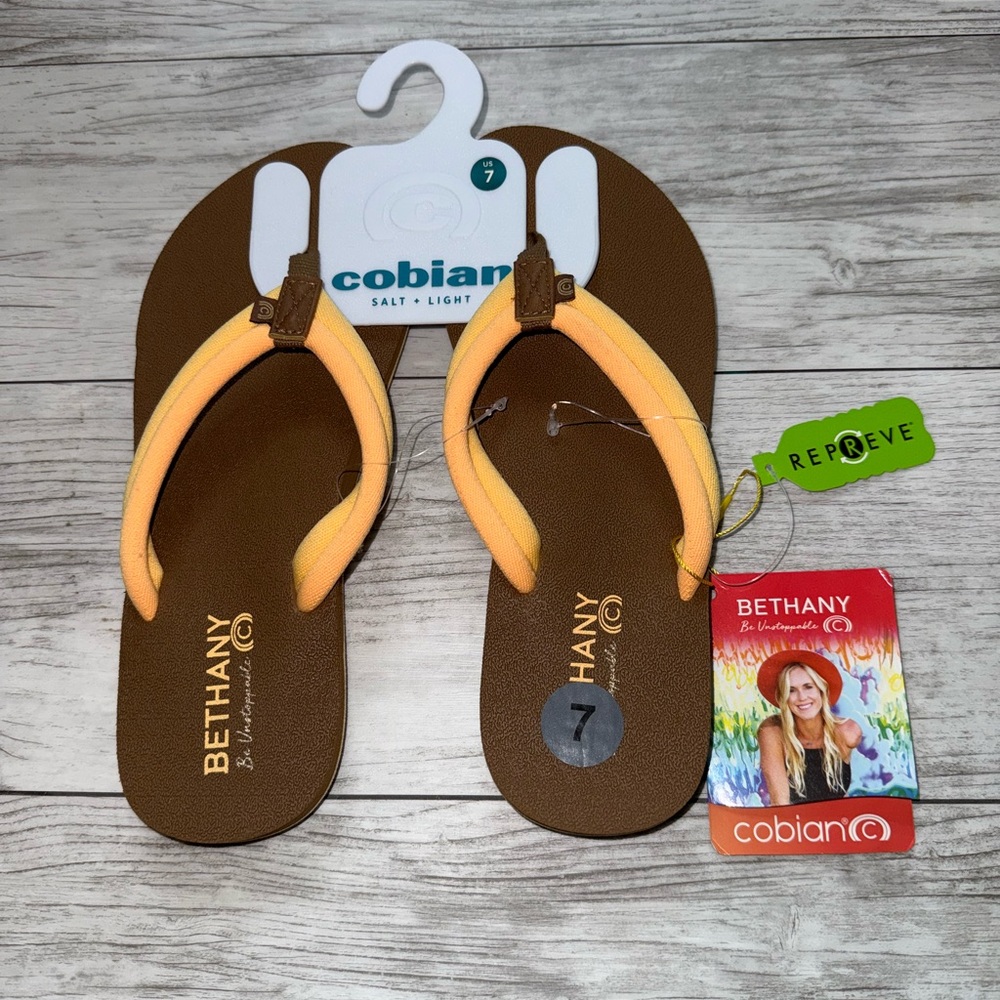 Cobian Bethany Honua Flip Flops Size 7 and 10 NWT